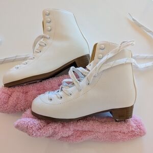 Ice skates girl size 2